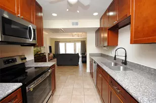 12739 Huntingwick Dr, Houston, TX 77024 - Photo 10