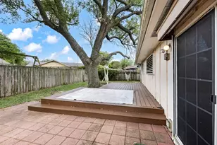 2512 Azalea Ct, Galveston, TX 77551 - Photo 26