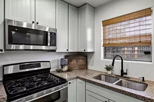 2512 Azalea Ct, Galveston, TX 77551 - Photo 10