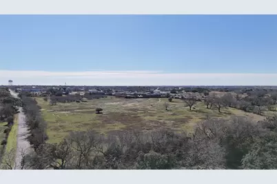 305 Ellen May, Yoakum, TX 77995 - Photo 24