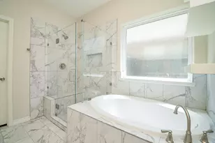 35 S Marshside Pl, Spring, TX 77389 - Photo 14