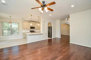 35 S Marshside Pl, Spring, TX 77389 - Photo 8
