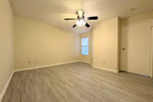 2750 Holly Hall St, Houston, TX 77054 - Photo 8