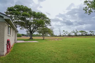 9747 N County Road 393, Louise, TX 77455 - Photo 20