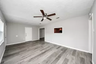 1026 16th Ave N, Texas City, TX 77590 - Photo 8