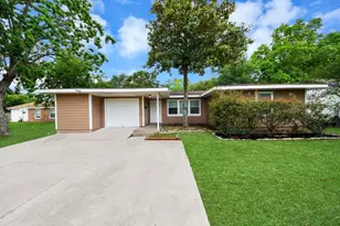 1026 16th Ave N, Texas City, TX 77590 - Photo 4