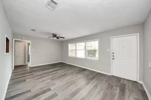 1026 16th Ave N, Texas City, TX 77590 - Photo 6