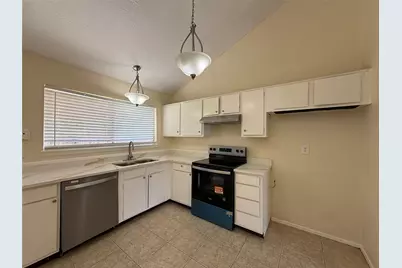 10119 Leawood Boulevard, Houston, TX 77099 - Photo 6