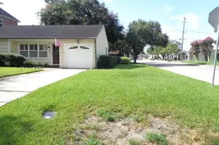 5125 Locust St, Bellaire, TX 77401 - Photo 2