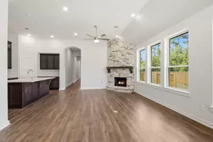 13105 Brg Crst Dr, Conroe, TX 77302 - Photo 4