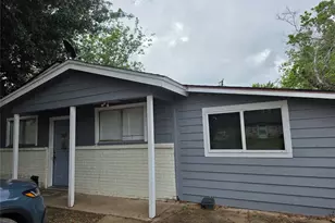 600 E Plum St, Angleton, TX 77515 - Photo 1