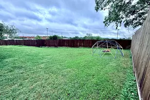 810 Brown St, Brenham, TX 77833 - Photo 32
