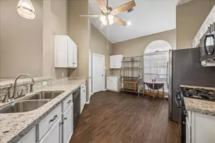 16603 Lighthouse View Dr NW, Friendswood, TX 77546 - Photo 10