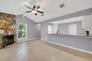 5258 Castlecreek Ln, Houston, TX 77053 - Photo 10