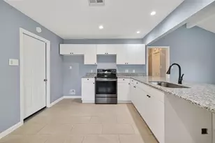 5258 Castlecreek Ln, Houston, TX 77053 - Photo 14