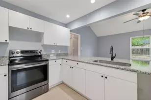 5258 Castlecreek Ln, Houston, TX 77053 - Photo 16