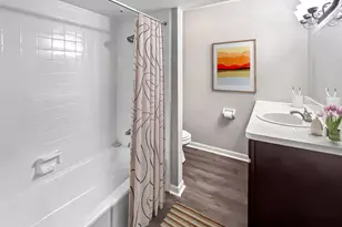 874 Yorkchester Dr, Houston, TX 77079 - Photo 16