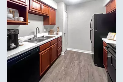 874 Yorkchester Dr #139, Houston, TX 77079 - Photo 6