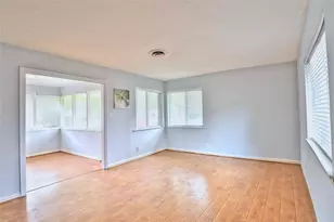 3210 Cloverdale St, Houston, TX 77025 - Photo 6