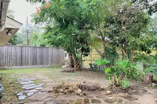 3210 Cloverdale St, Houston, TX 77025 - Photo 32