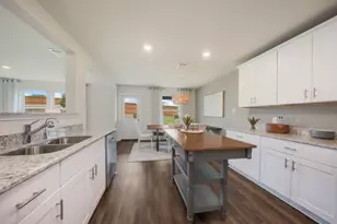 410 Kinglet Dr, Conroe, TX 77378 - Photo 6