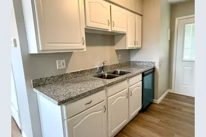 1914 Larrabee Street #3, Seabrook, TX 77586 - Photo 6