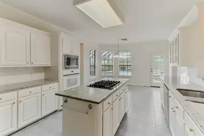 226 Moss Rose Lane, Lake Jackson, TX 77566 - Photo 10