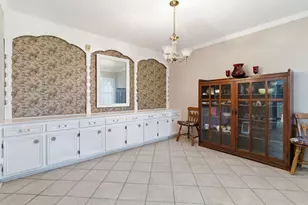 211 Shenandoah Dr, Shenandoah, TX 77381 - Photo 8