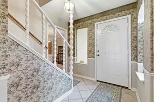 211 Shenandoah Dr, Shenandoah, TX 77381 - Photo 4