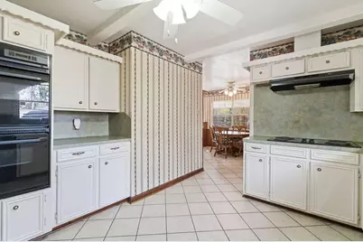 211 Shenandoah Drive, Shenandoah, TX 77381 - Photo 16