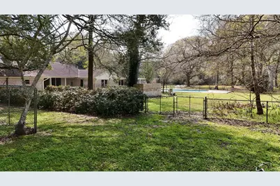 2401 Flora/Cr 422 Road, Alvin, TX 77511 - Photo 22