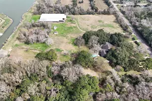 2401 Flora/Cr 422 Rd, Alvin, TX 77511 - Photo 18