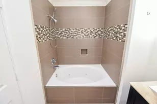 1622 W 25th St, Houston, TX 77008 - Photo 24