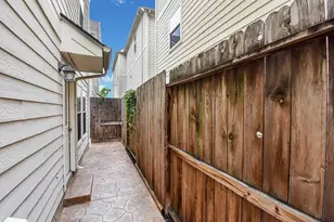 1622 W 25th St, Houston, TX 77008 - Photo 6