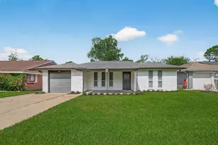 511 Bellmar Ln, Friendswood, TX 77546 - Photo 1