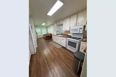 1011 10th Street, Huntsville, TX 77320 - Photo 8