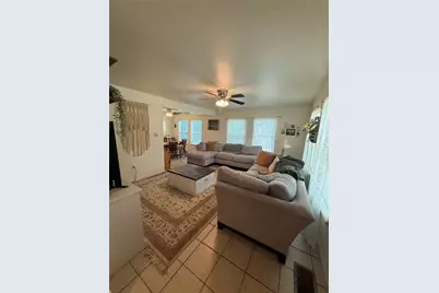 1011 10th Street, Huntsville, TX 77320 - Photo 2