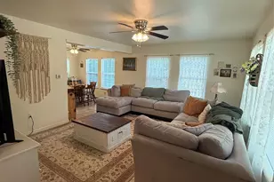 1011 10th St, Huntsville, TX 77320 - Photo 2