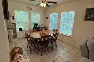 1011 10th St, Huntsville, TX 77320 - Photo 4