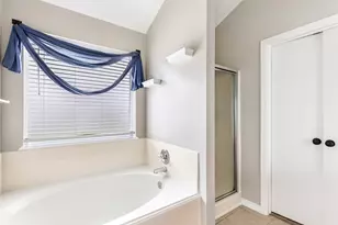 7507 Omaha Dr, Baytown, TX 77521 - Photo 32