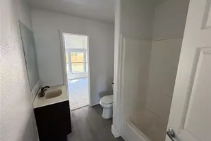 7606 Darnay Dr, Houston, TX 77033 - Photo 10