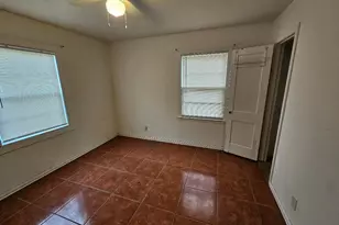 1013 W Snyder St, Alvin, TX 77511 - Photo 16