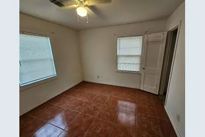 1013 W Snyder Street, Alvin, TX 77511 - Photo 16