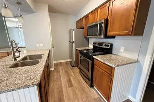 2402 Sycamore Ave, Huntsville, TX 77340 - Photo 8