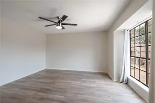 2402 Sycamore Ave, Huntsville, TX 77340 - Photo 10