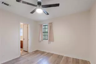 2402 Sycamore Ave, Huntsville, TX 77340 - Photo 20