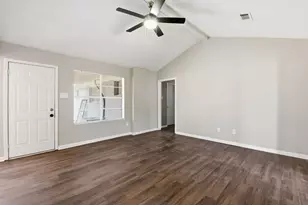 3120 Royal St, Baytown, TX 77521 - Photo 10