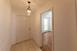 8826 Roos Rd, Houston, TX 77036 - Photo 2