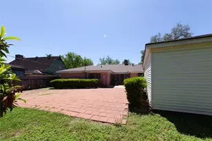 8826 Roos Rd, Houston, TX 77036 - Photo 42