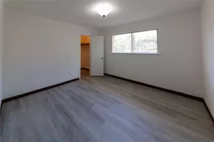 8826 Roos Rd, Houston, TX 77036 - Photo 22